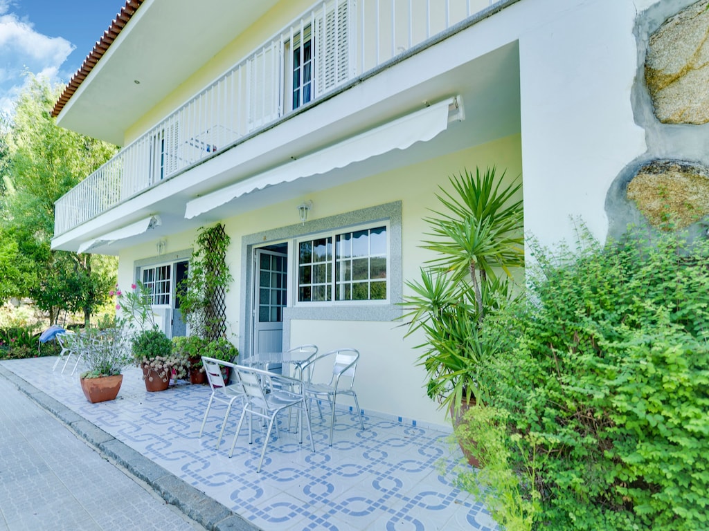 Villa met zwembad nabij de Dourovallei