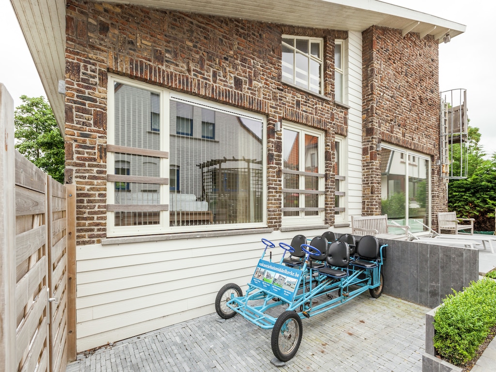 Villa mit Whirlpool & Sauna 500 m vom Meer