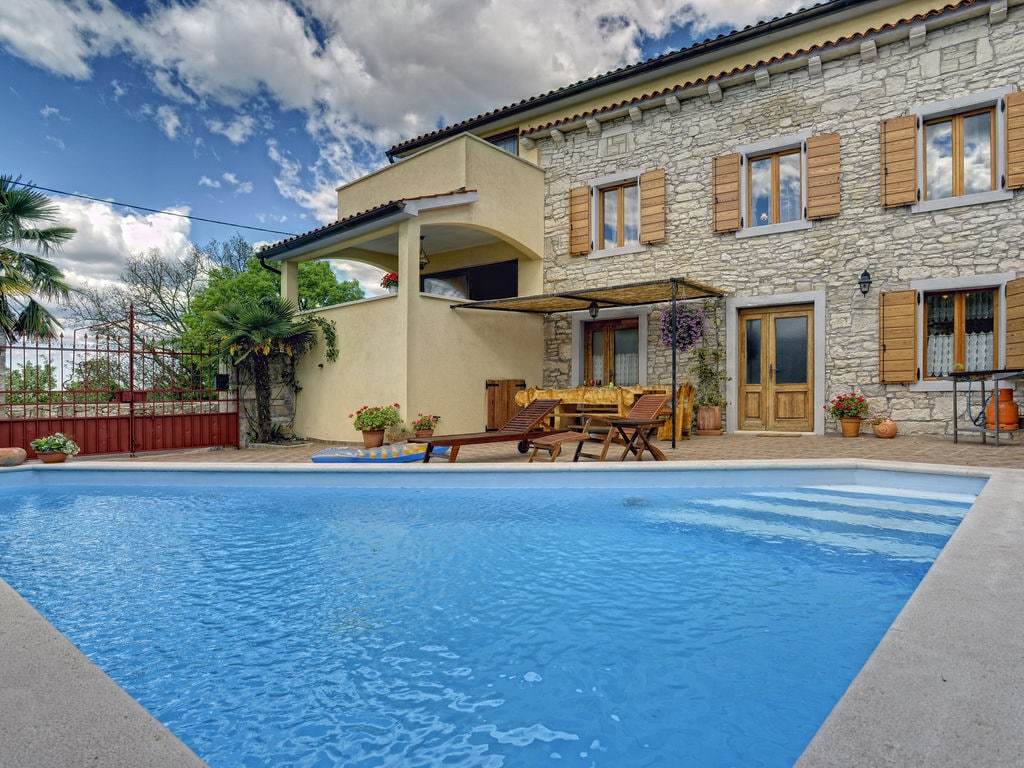 Vakantiehuis in Brščići met privé zwembad