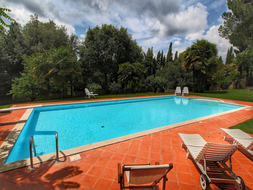 villa en appartementen in Sinalunga met zwembad