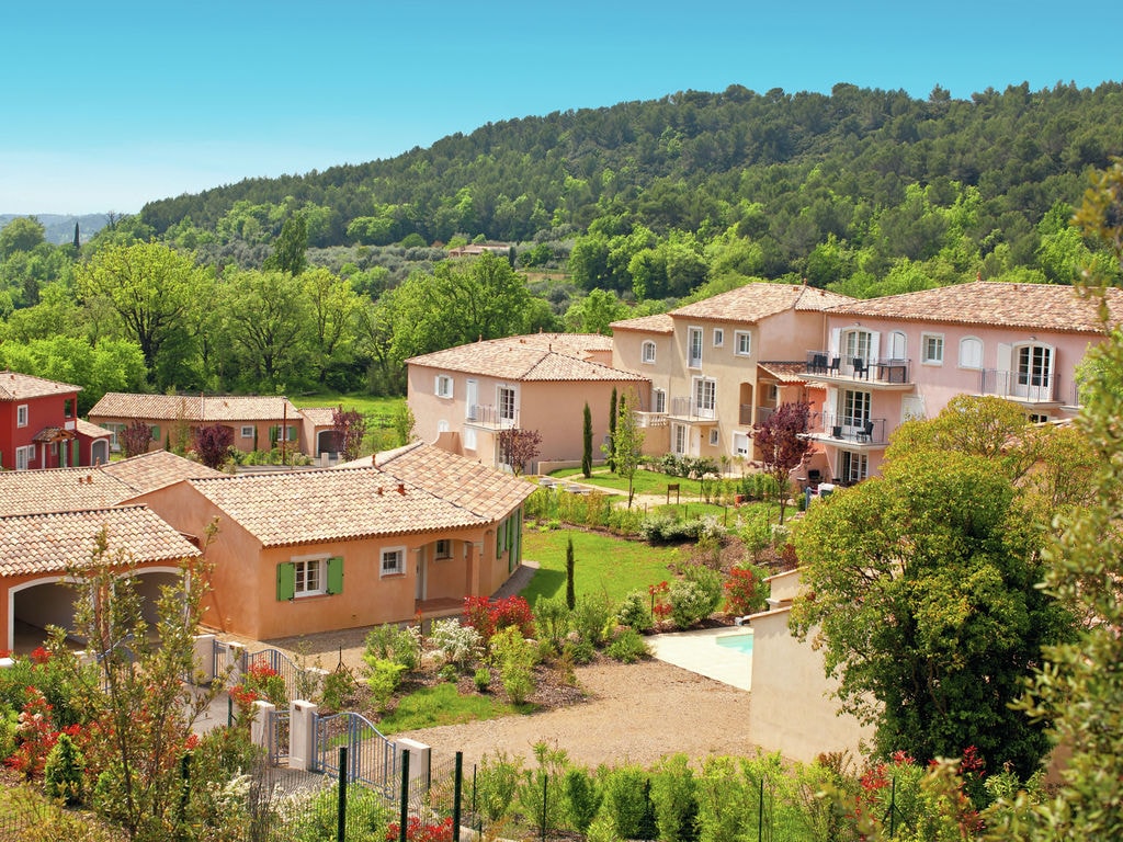 Verzorgd vakantiepark met fantastisch zwembad in hartje Provence