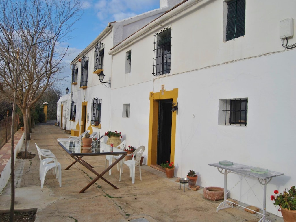 Boerderij met zwembad in Andalusië