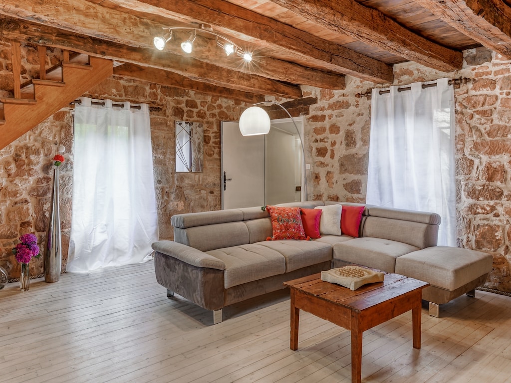 Ruhiges Ferienhaus mit privatem Pool