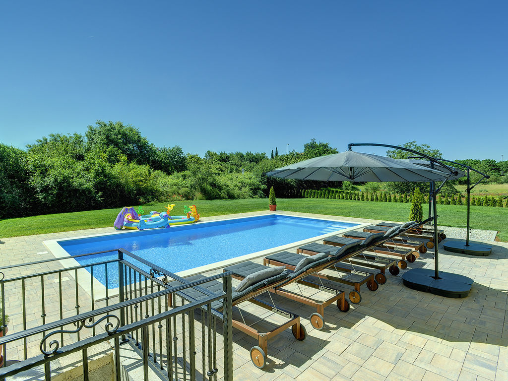 Ruime villa in Rovinj, Istrië,met groot privézwembad