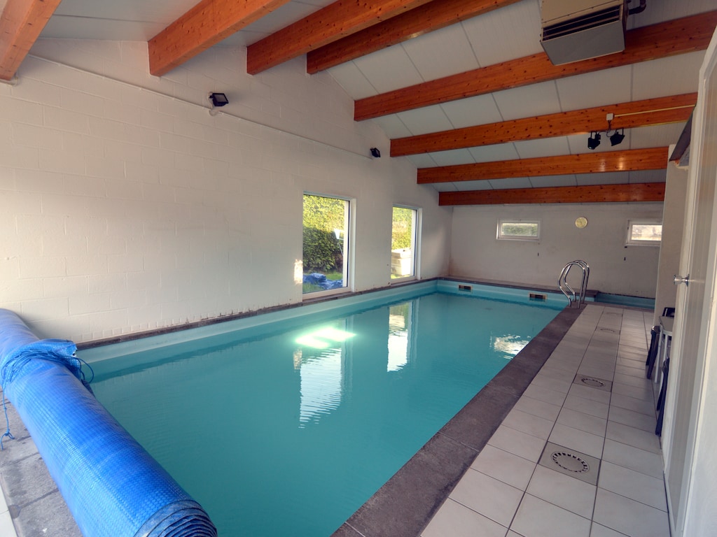 Vakantiehuis in Bocq met verwarmd zwembad