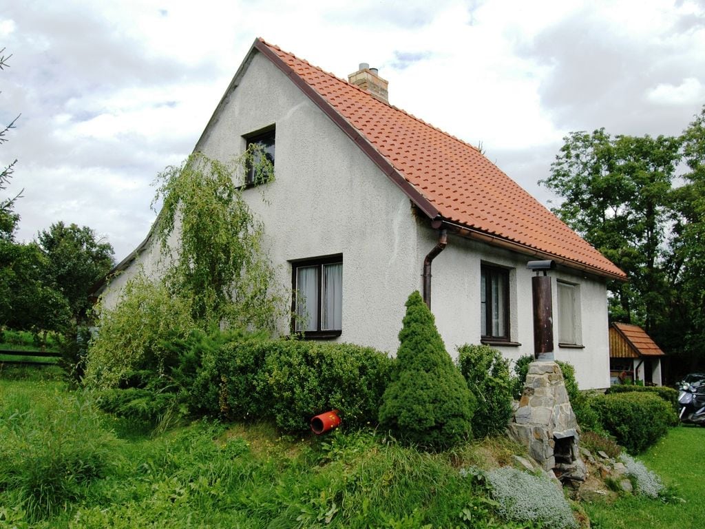 Mooi vrijstaand vakantiehuis in Svinarov/Bohemen in Tsjechië met tuin