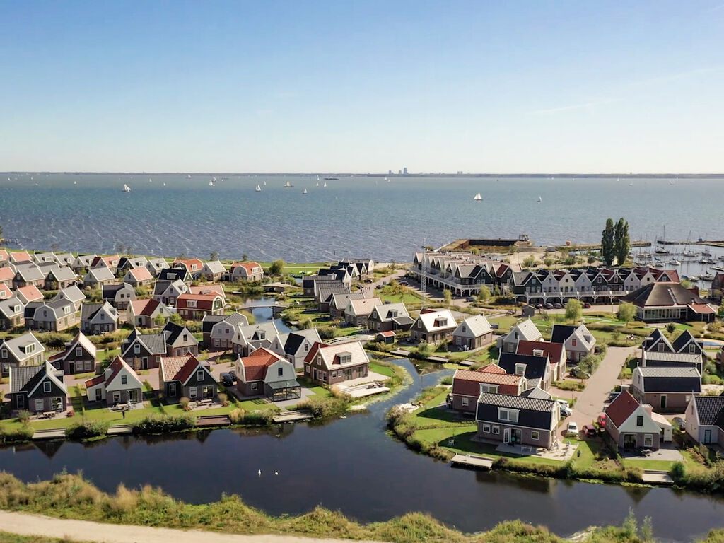 Das Resort Poort van Amsterdam liegt direkt am Markermeer, direkt außerhalb des authentischen Ortes Uitdam. Es verfügt über viele Einrichtungen und aufgrund der Lage am Wasser und am Jachthafen ist..