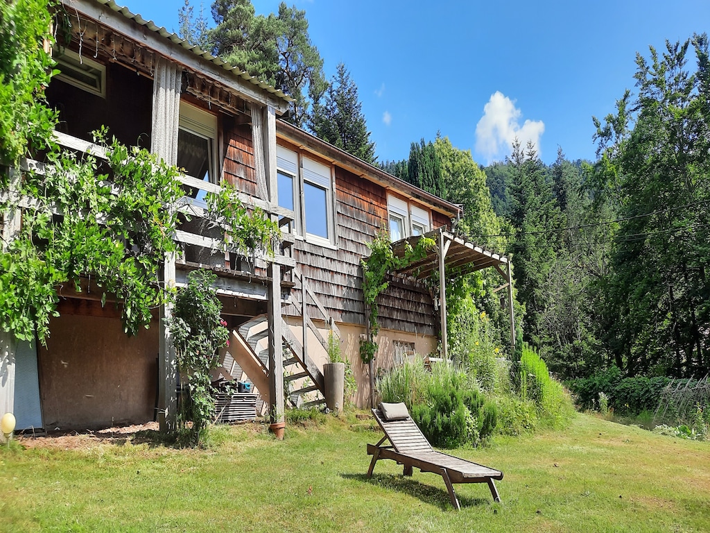 Chalet in Raon-l'Étape am See