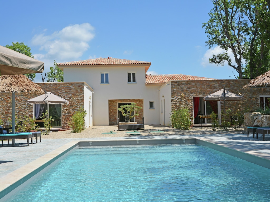 Villa in Montauroux met Zwembad & Bos