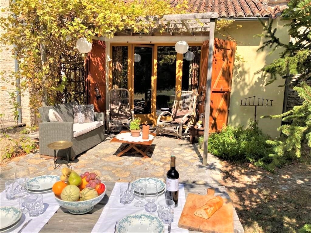 Ländliches Ferienhaus in Saint-Jean für 4 mit Pool