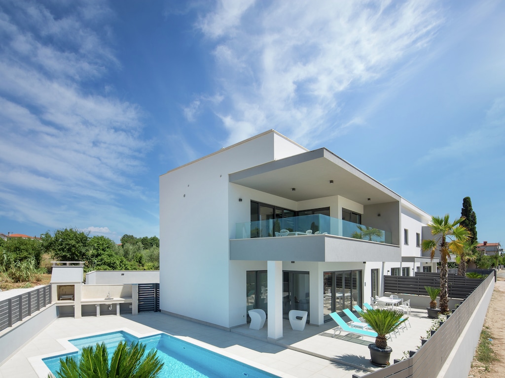 Luxe appartement met jacuzzi en uitzicht op zee