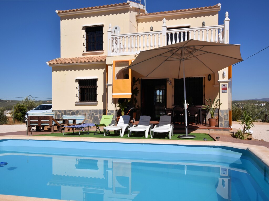 Villa in Villanueva del Trabuco met jacuzzi