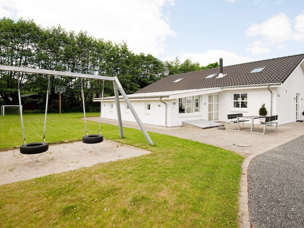 12 Personen Ferienhaus in Egå-By Traum