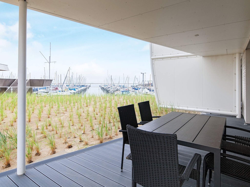 Modern appartement in de jachthaven met uitzicht op zee