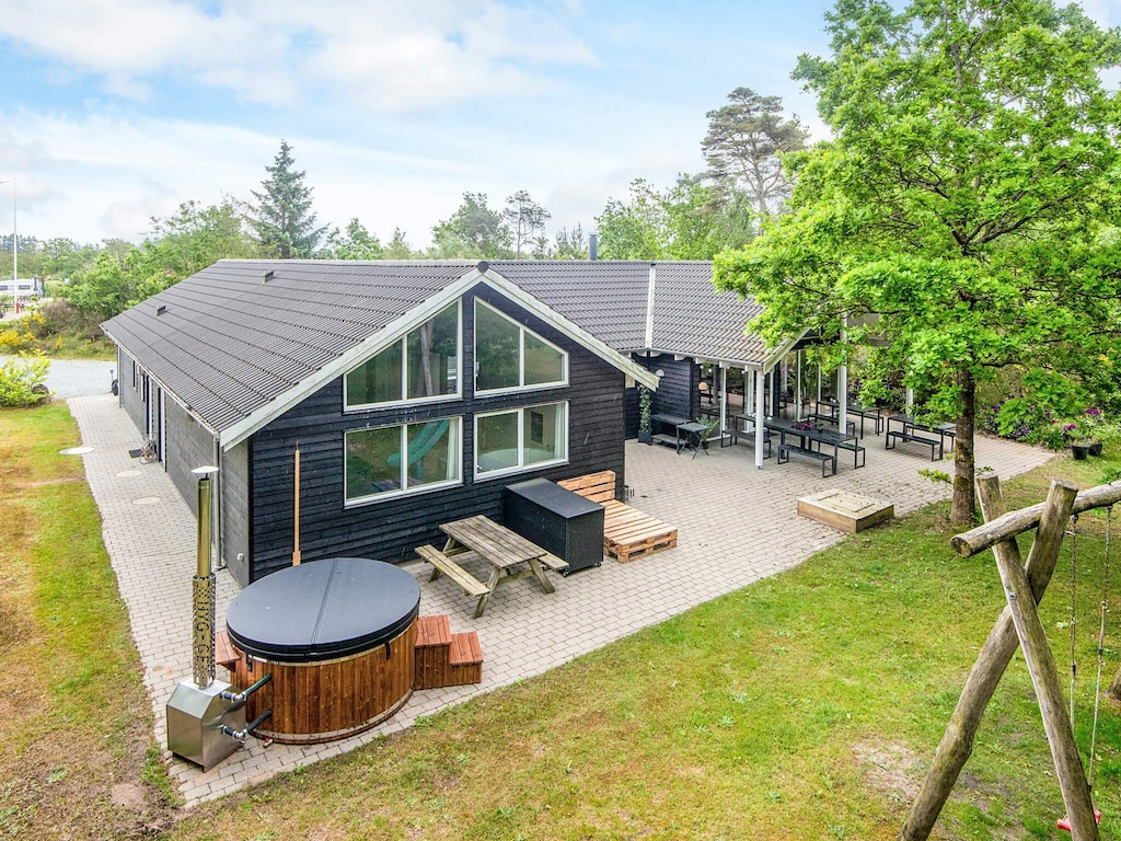 Luxe zwembadresort in Henne