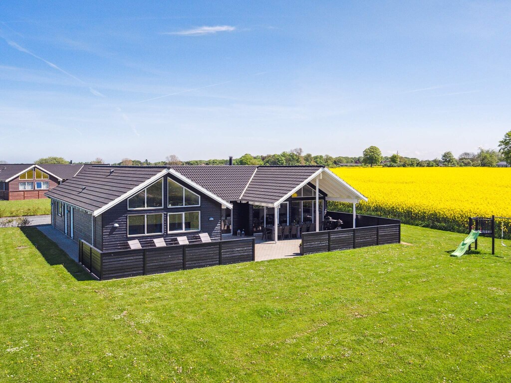 Luxe strandhuis met zwembad
