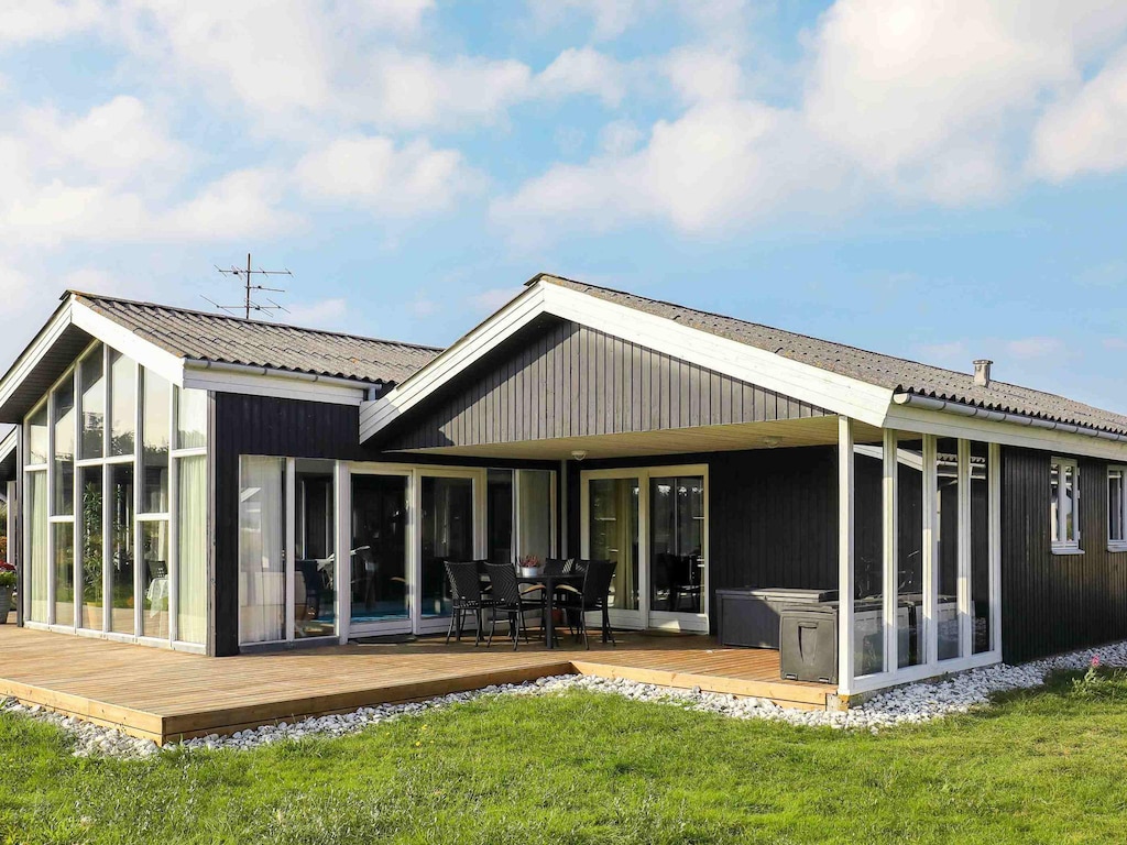 Rolstoeltoegankelijk huisje met zwembad