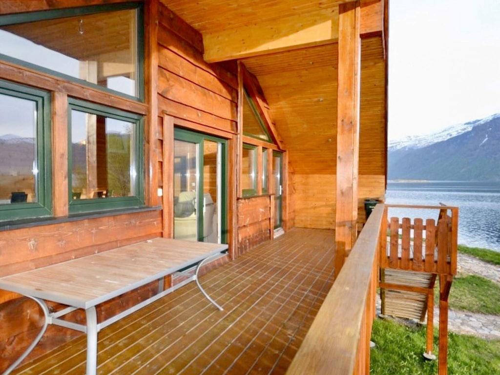 10 persoons vakantie huis in EIDSVÅG