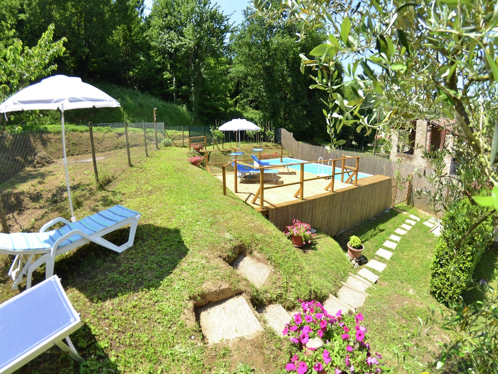 Vakantiehuis in Provence-stijl met zwembad, in de heuvels van Lucca