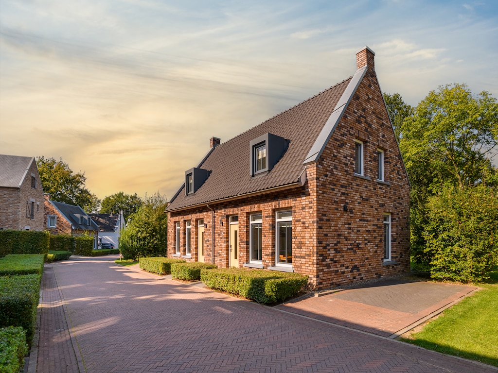 Villa met vaatwasser, 4 km. van Maastricht