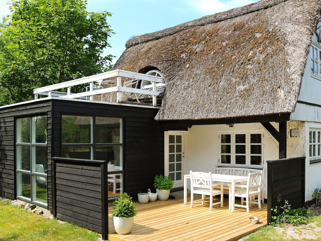 Rustieke Waterfront Cottage-By Traum