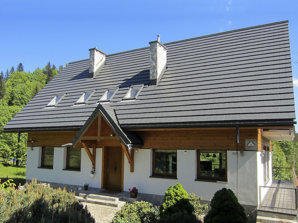 Ruime villa met uitzicht op de heuvels
