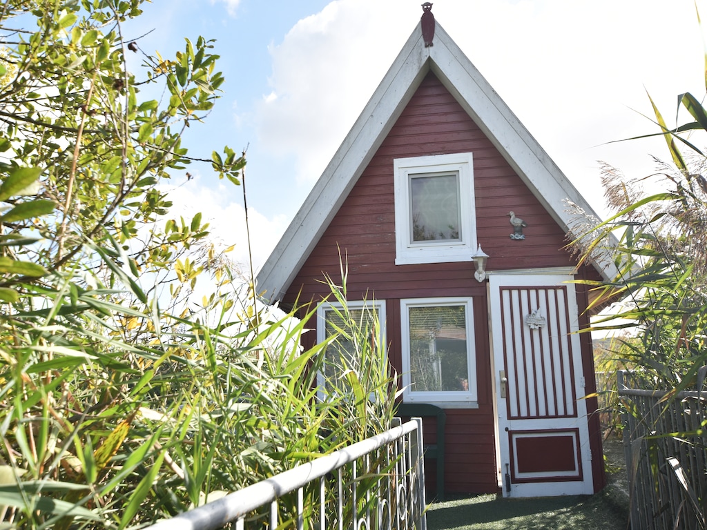 Vakantiehuis met aanlegsteiger in Sternberg