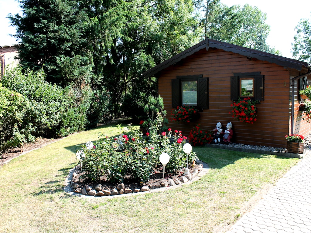 Gezellige bungalow aan de Oostzee met een tuin en