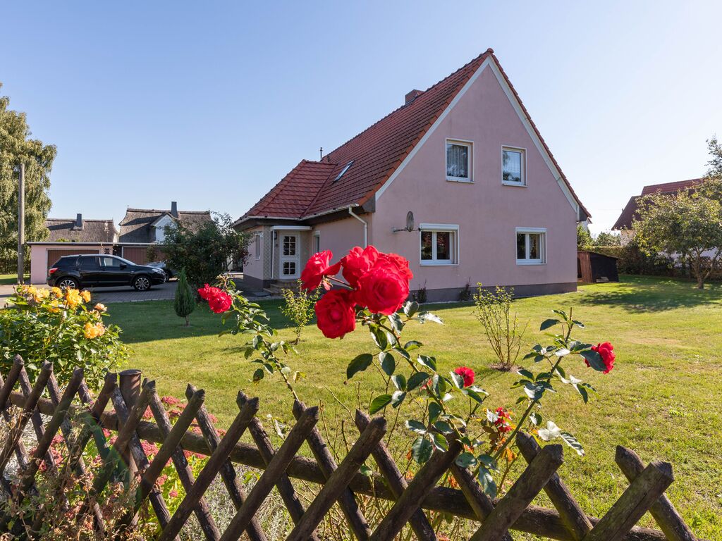 Ferienwohnung in Teßmannsdorf nahe der Ostsee mit eingezäuntem Garten