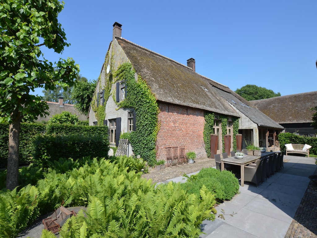 Luxe boerderij in Alphen met sauna