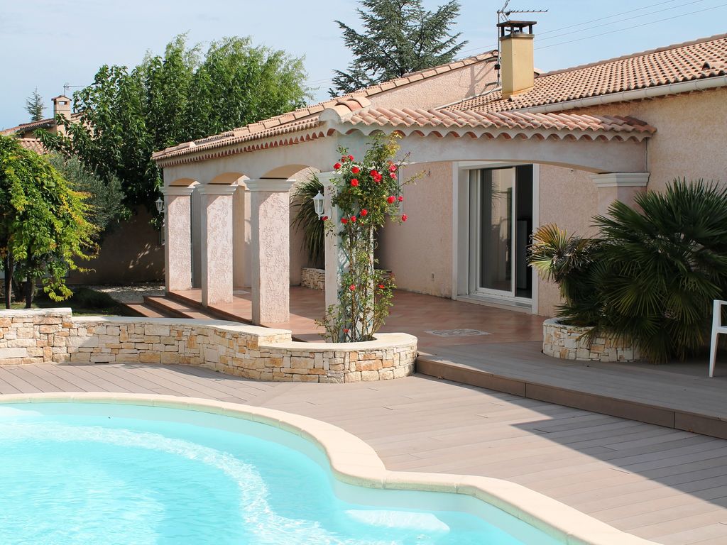 luxe villa met zwembad en tuin