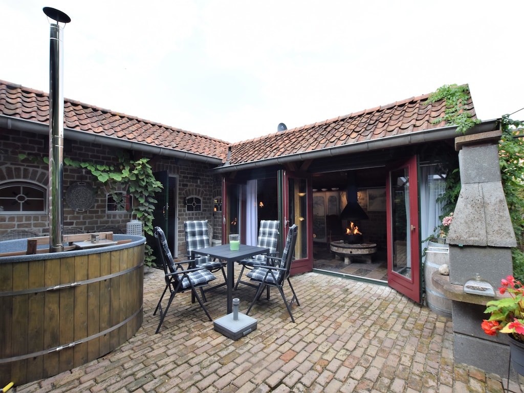 Huisje bij Bourtange met Hottub