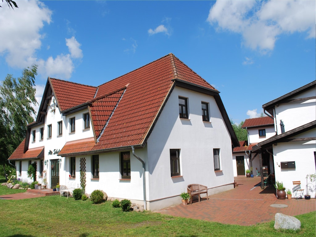 Ruim appartement in Dargun met zwembad