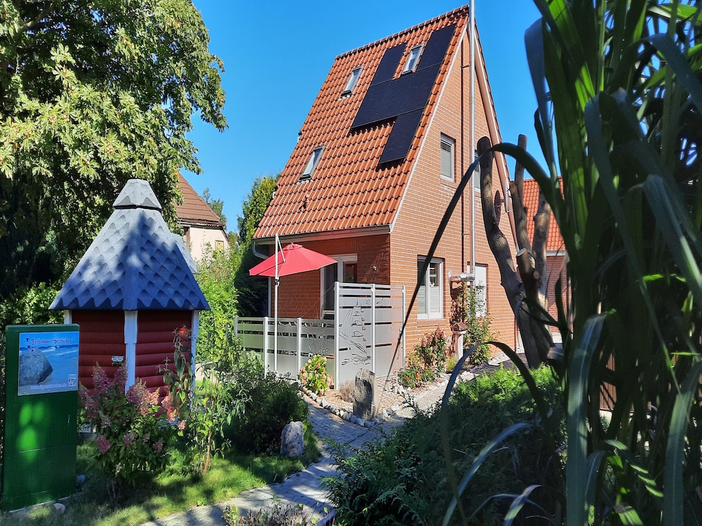 Modernes Ferienhaus mit Sauna in Wiek am Meer