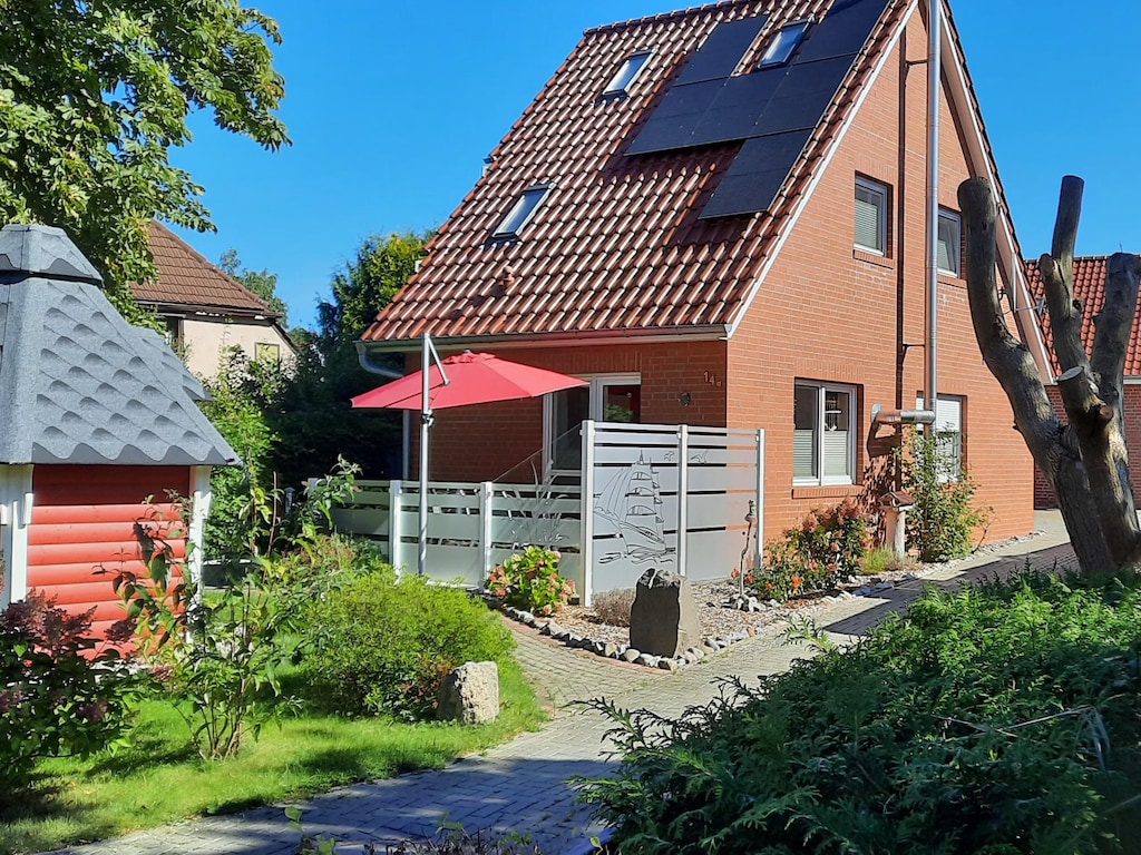 Modern vakantiehuis met sauna in Wiek am Meer