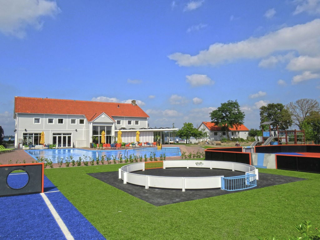 Resort Veluwemeer ist ein modernes Resort mit vielen Einrichtungen für Jung und Alt, das direkt am Veluwemeer liegt.