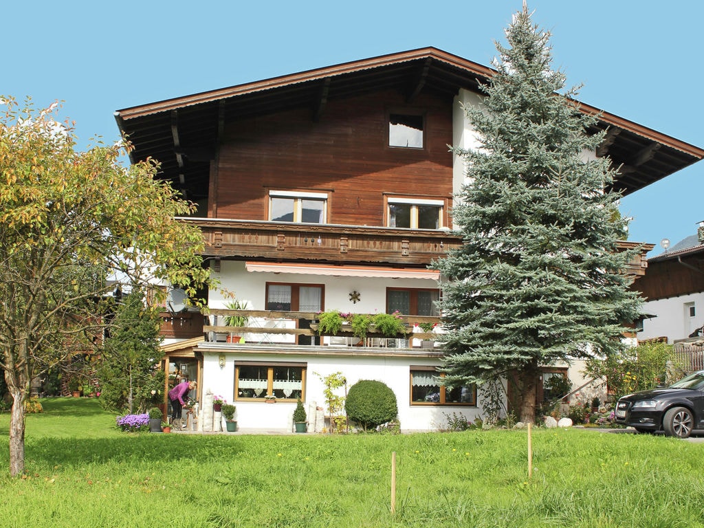 Geräumige Ferienwohnung in Stumm Tirol mit Balkon