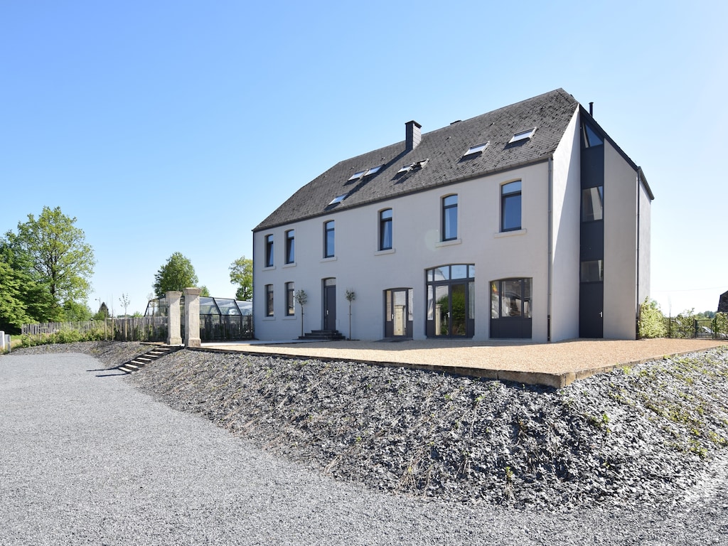 Gruppenvilla mit Pool & Sauna