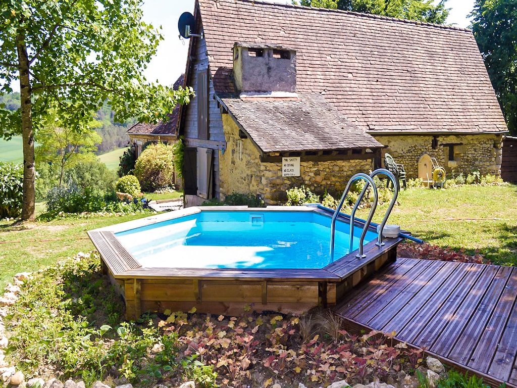 Charmantes Chalet mit privatem Pool in Thenon