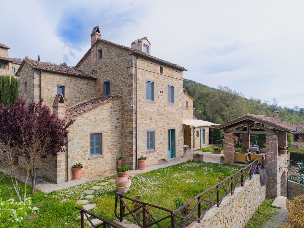 Vakantiehuis in Cortona met Zwembad en Uitzicht