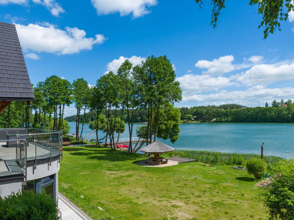 A luxury villa on the shore of the lake Ferienhaus in Polen