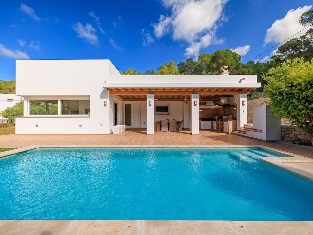 Gezellige villa in St Josep met privé zwembad