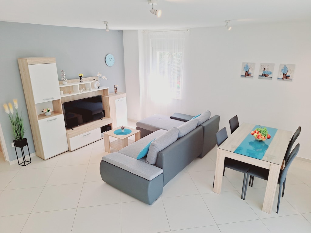 Charmant vakantiehuis in Kaštel Štafilic met privéterras