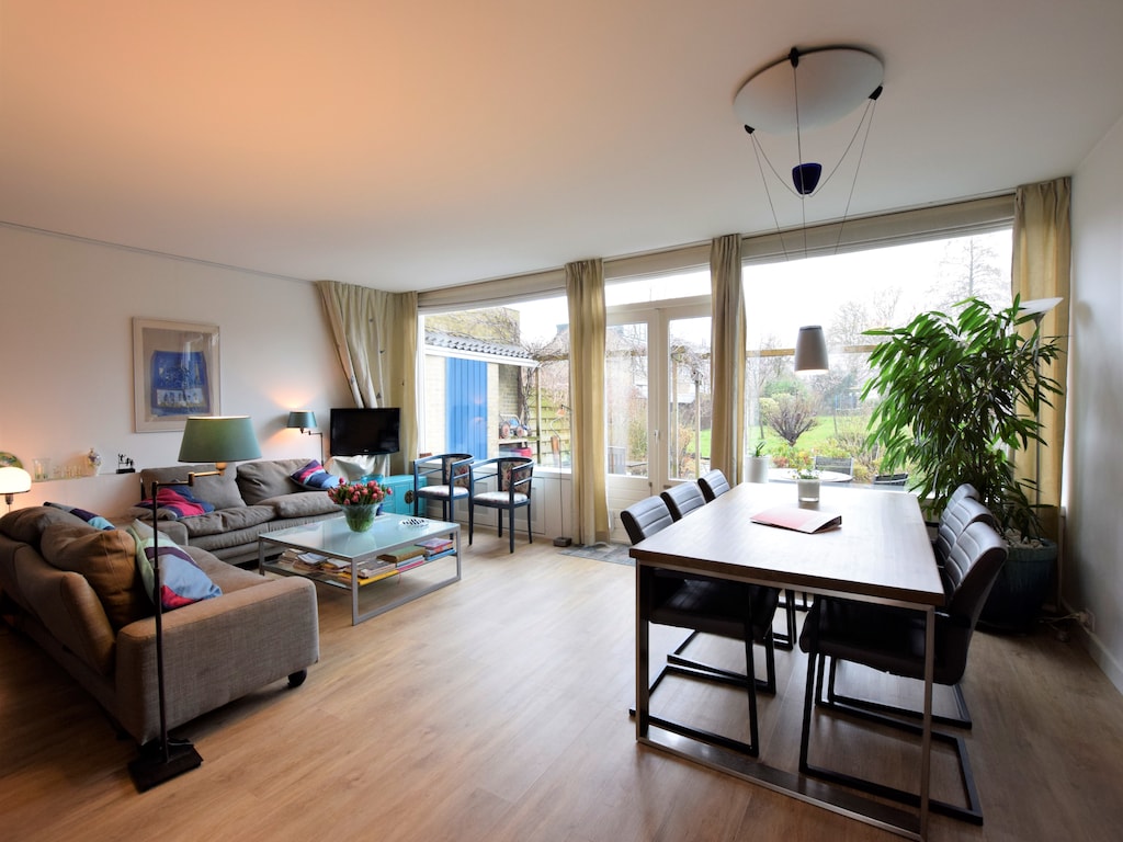 Terrassenwohnung mit üppigem Garten