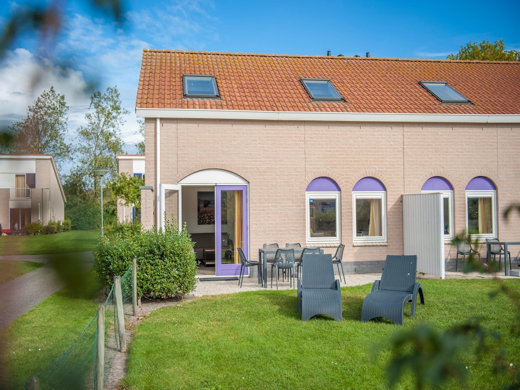 Gerestylde bungalow met 2 badkamers, op 500 m van het strand