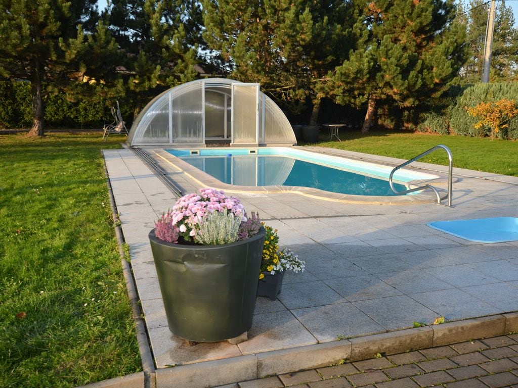 Comfortabel appartement nabij Reuzengebergte met zwembad