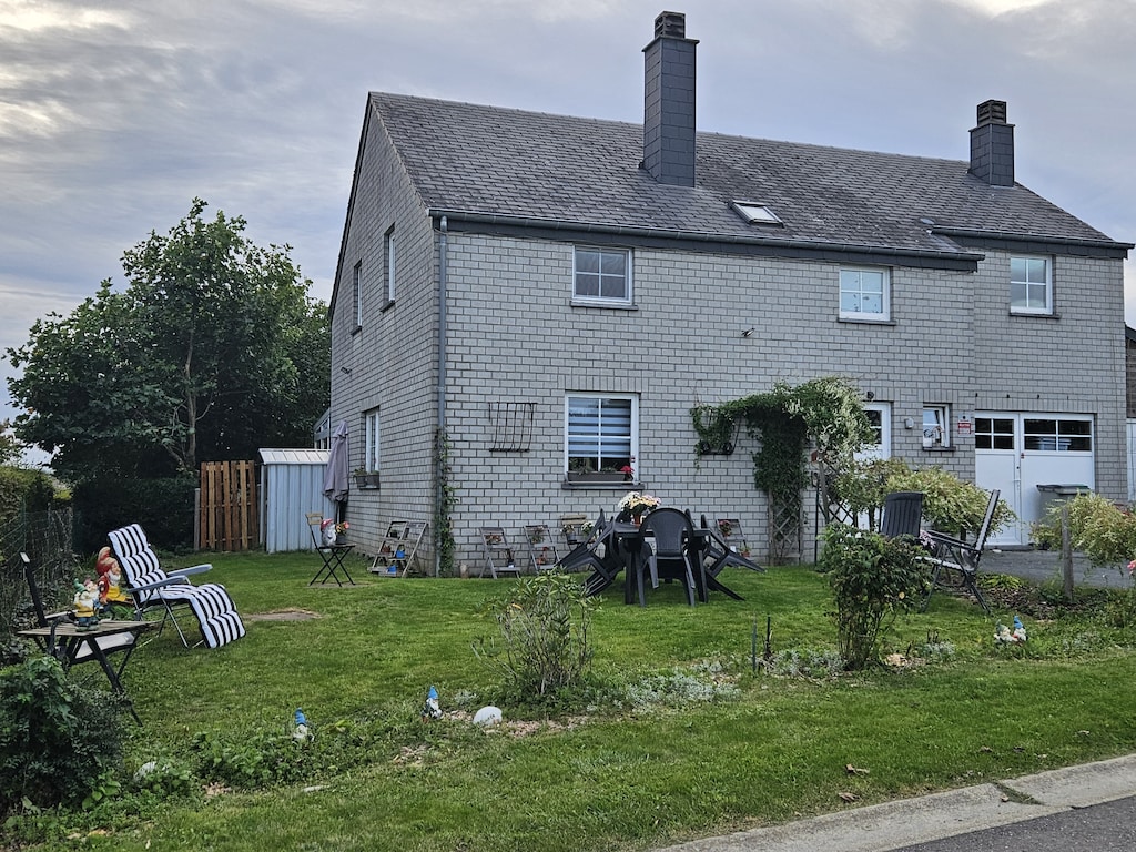 Appartement in Paliseul met Tuin & Barbecue