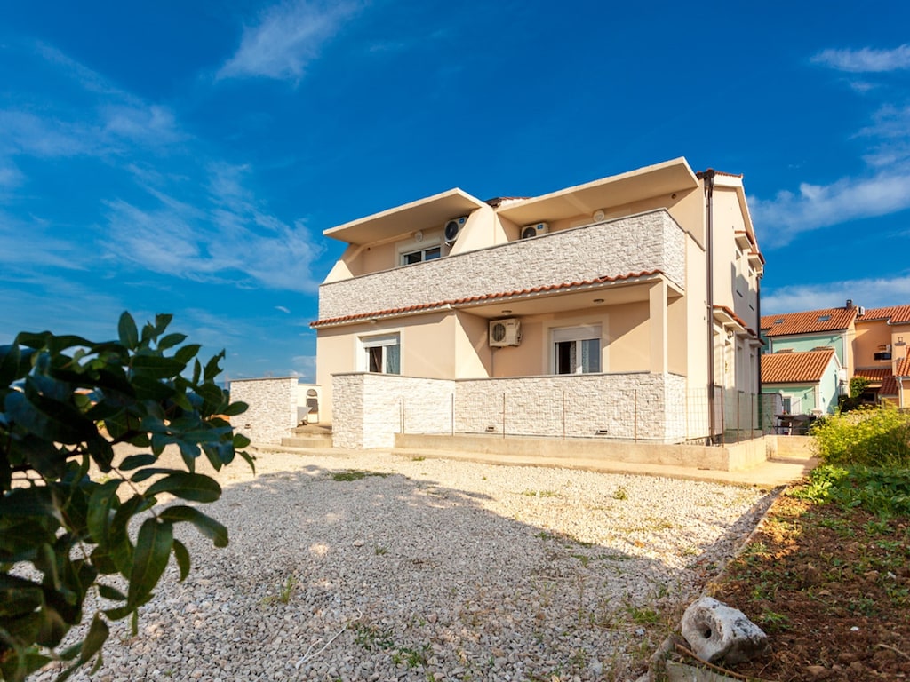 Appartement in Omišalj met dakterras