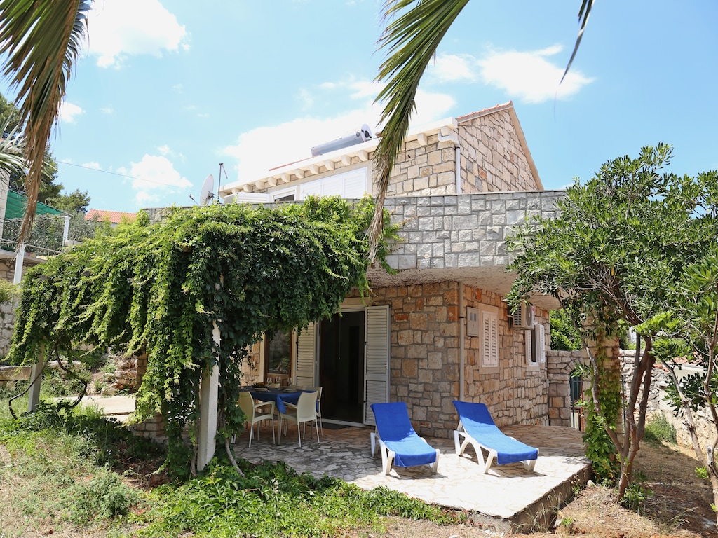 Vakantiehuis in Lumbarda met tuin