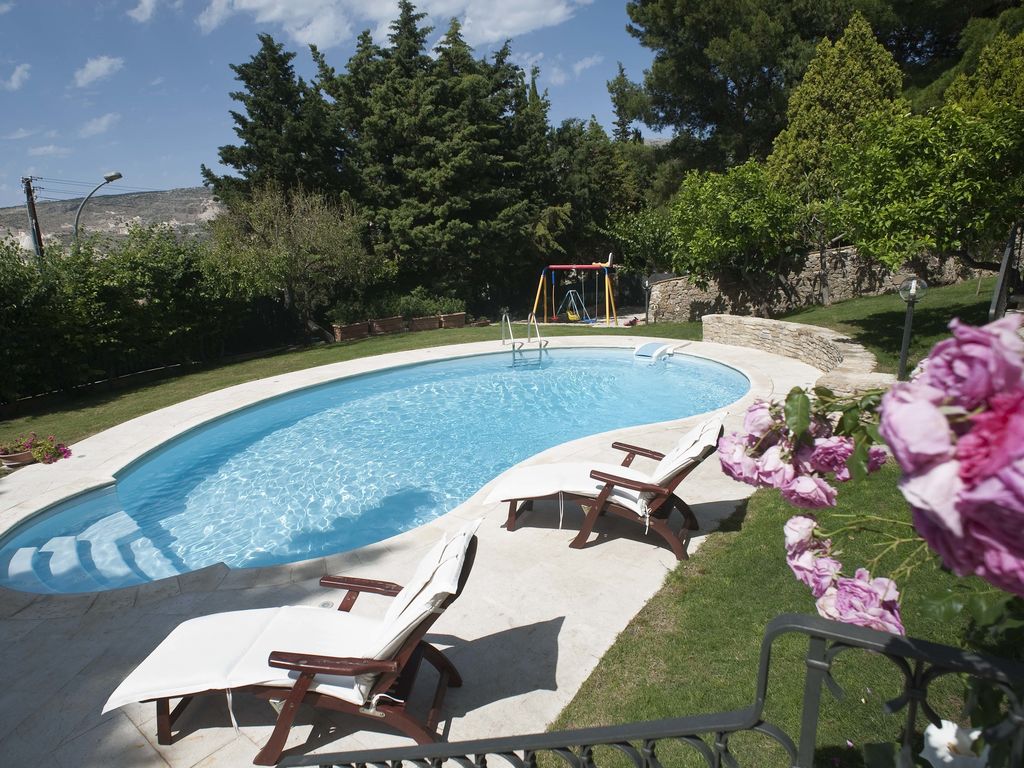 Prachtig, charmant huis met zwembad en alle faciliteiten die u nodig heeft
